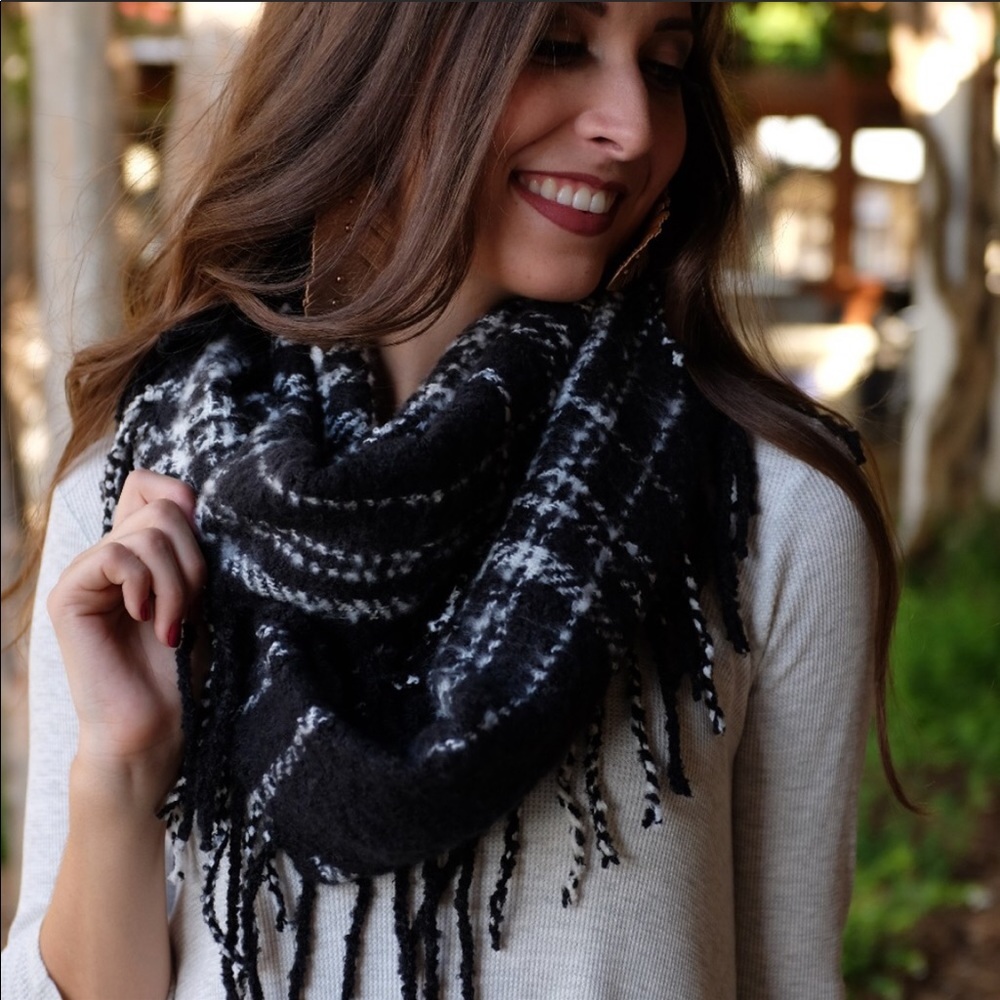 Soft Plaid Fringe Scarves